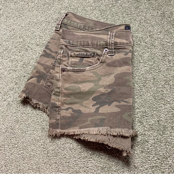 Lucky Brand Women's Green Camouflage Jean Shorts - Picture 13 of 14
